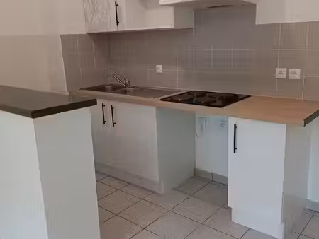 appartement t3 54 m² rénové + terrasse + 2 parkings – résidence sécurisée