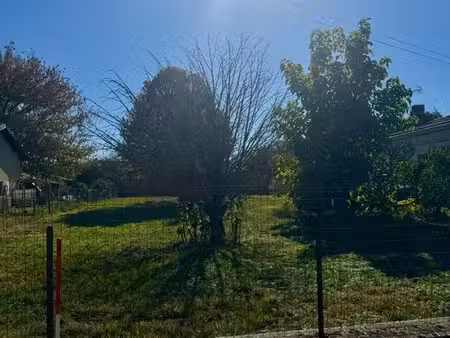 terrain à bâtir de 710 m² à listrac-medoc (33)