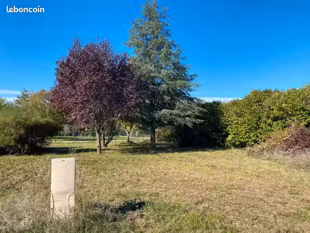 centre de castelnau de médoc terrain a vendre