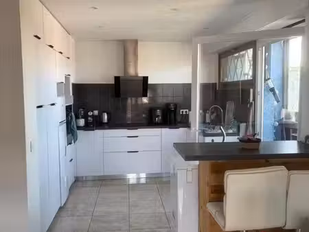 appartement t4 transformé en t3 87m2 habitable + 13 m2 de balcon