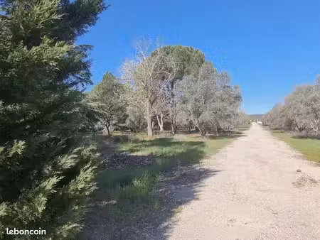 terrain 375 m² ceyras