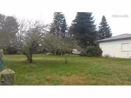terrain 650 m² parempuyre