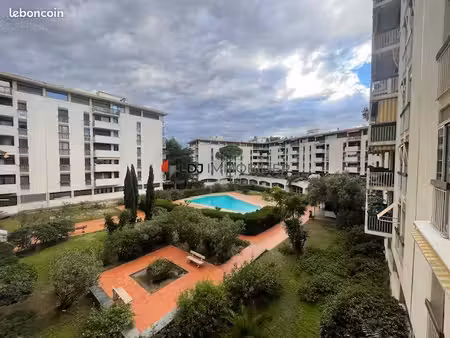 studio 1 pièce 34 m²