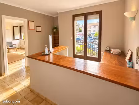local commercial 67 m²