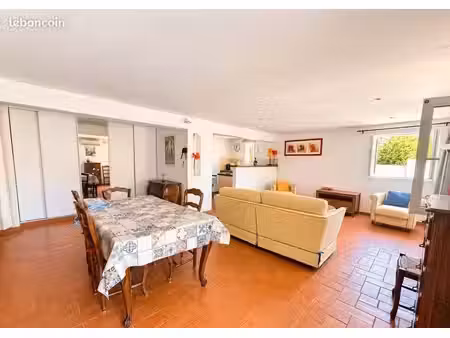a louer - f3 meublé de 68m2 avec jardin privatif- draguignan