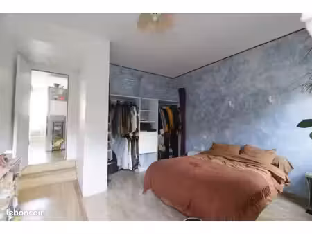 maison à louer à aze (53200) – 75 m² avec terrain