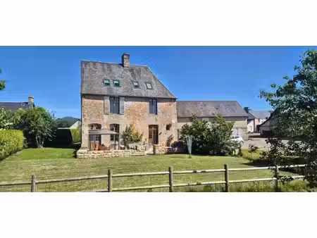 magnifique maison de caractère en pierre  indépendante  comprenant 4 chambres et 4...
