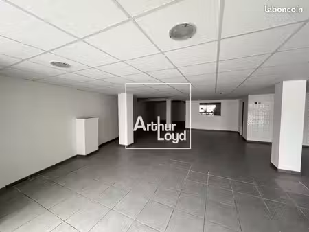 local commercial 180 m²