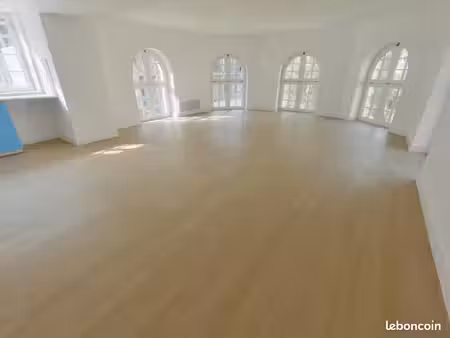 appartement 3 pièces 104 m²