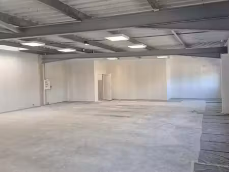 salleboeuf – local d’activités avec bureaux 372 m²
