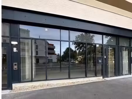 local commercial 105 m²