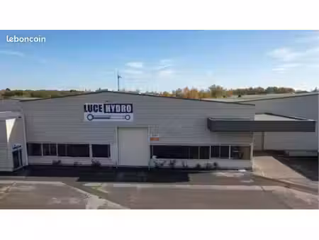 local industriel occupé – bail ferme de 9 ans - investissement locatif 7% acte en main