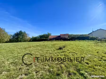 terrain 605 m² saint-jean-de-soudain