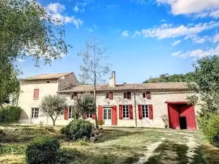 saint-antoine-de-breuilh – 174 m² – dépendances – terrain clos de 1476 m²