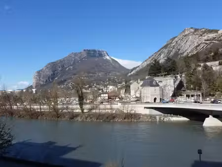 grenoble 3 quai claude bernard - porte de france