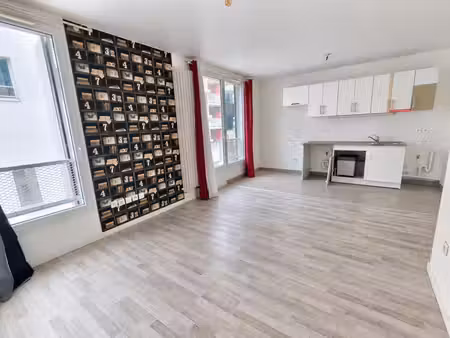 cergy-le-haut - charmant studio de 32 65 m² avec parking - à deux pas de la gare rer a