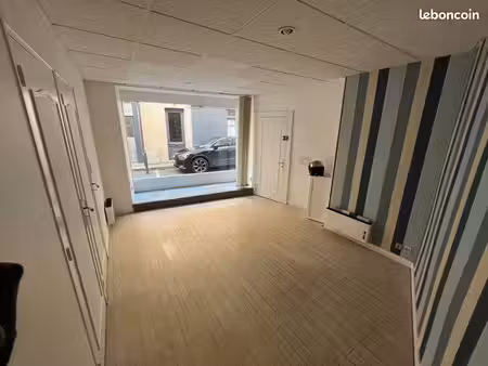 local commercial avec vitrine centre