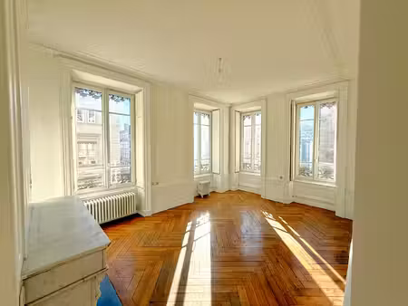 lyon 1 presqu'ile rue du bât d'argent - t4 127m²