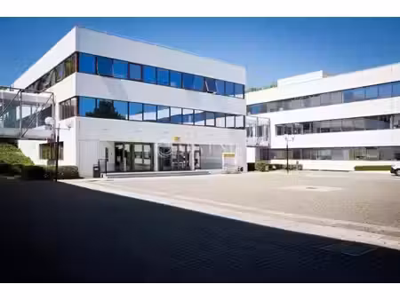 location bureaux cergy 95800 23m² à 3289m²