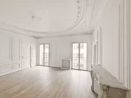 location bureaux paris 75008 12m² à 99m²