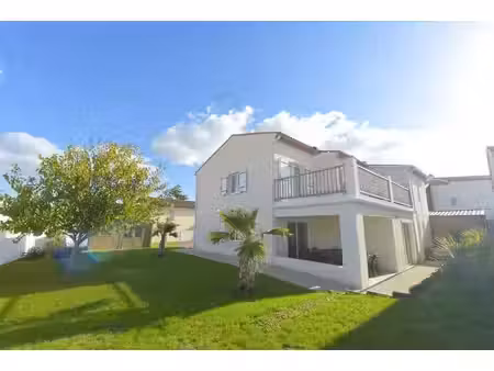 maison - 140m ²
