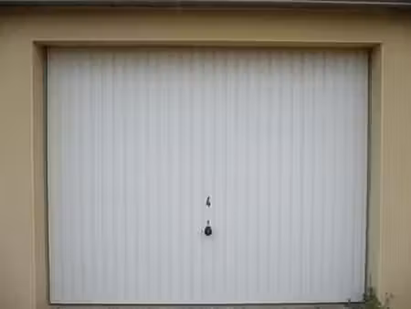 location garage box et parking à guer (56380) : à louer / 15m² guer