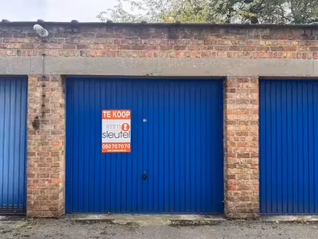 afgesloten garagebox vlakbij het station