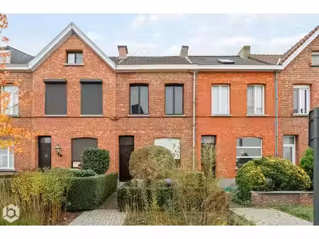 te renoveren woning met 3 slpkrs  2 garages en tuin in me...