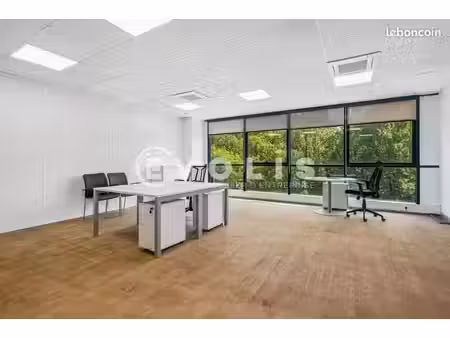 bureaux 603 m²