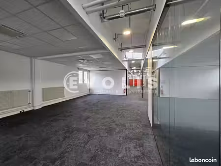 bureaux 457 m²
