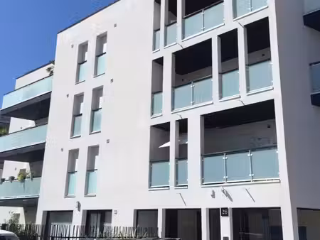 merignac capeyron - proche tram  bbc  terrasse et parkings