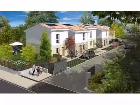 maison t3 duplex avec deux places de parking  jardin et terrasse
