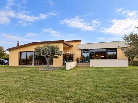 maison de 433 m² à planguenoual