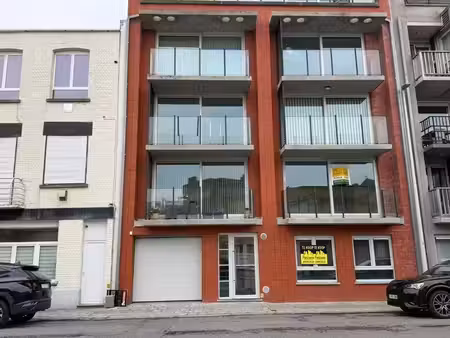 instapklaar appartement met 2 slaapkamers en terras op wandelafstand van zeedijk.