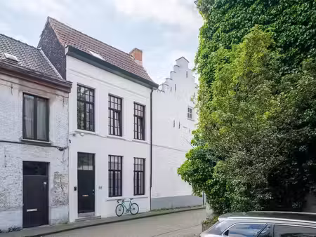 authentieke  gezellige stadswoning in het historisch hart van gent