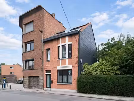 volledig gerenoveerde interbellumwoning met 4 slaapkamers op wandelafstand van gent-sint-p