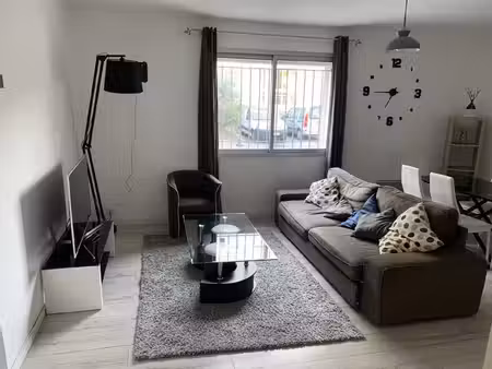 à vendre  un appartement clé en main refait avec goût  idéal pour un premier achat ou un..