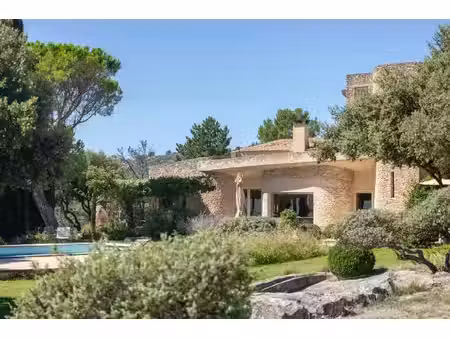 gordes. une œuvre architecturale rare au cœur des paysages du luberon  avec panorama à...
