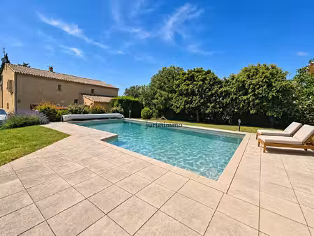à 30 min de montélimar grande maison avec appartement indépendant  piscine et terrain plat