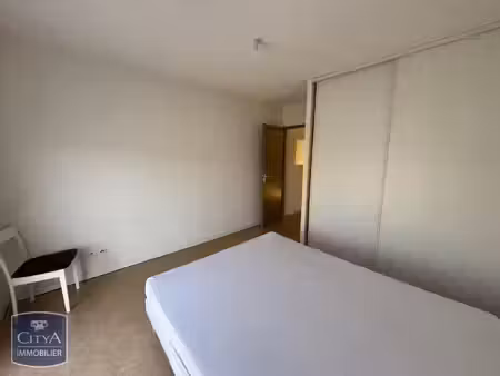 appartement à louer 2 pièces 41 m² - vatan (36) - 450€