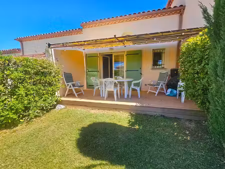 villa t3 avec mezzanine  jardin  et parking. résidence port minervois homps.
