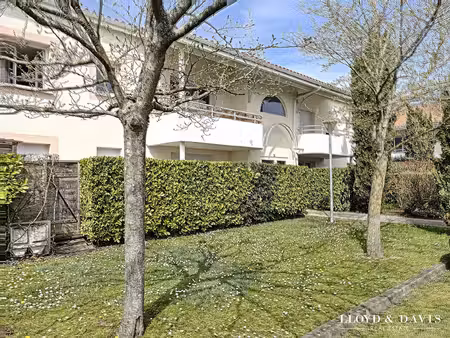 royan centre : appartement t4  87 m² avec garages