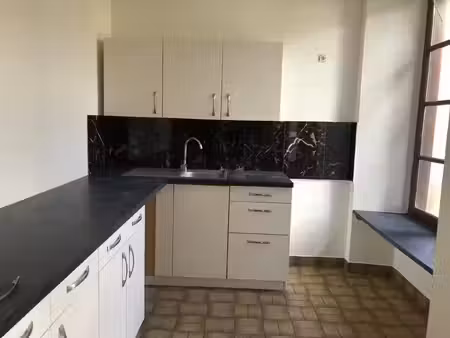 location appartement 4 pièces 73 m2 à louvigné-de-bais