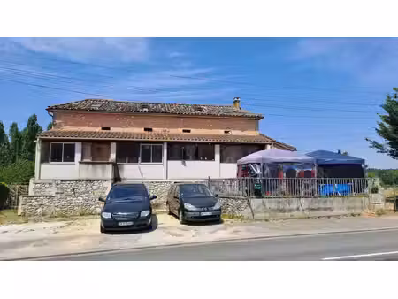 ensemble immobilier de 4 logements en pierres sur une parcelle de 3109 m2. ideal...