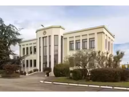 location local professionnel 565m² venissieux 69200