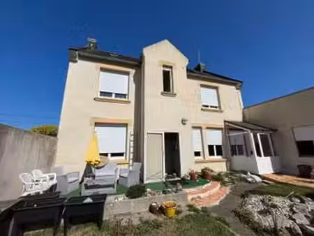vente maison à landerneau (29800) : à vendre / 207m² landerneau