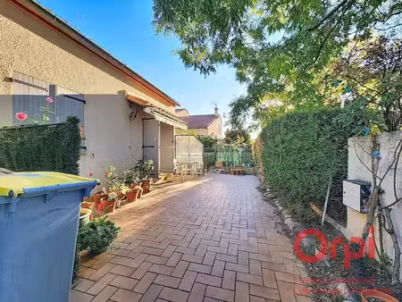 charmante maison de plain-pied f3 avec jardin et grand garage à vinça