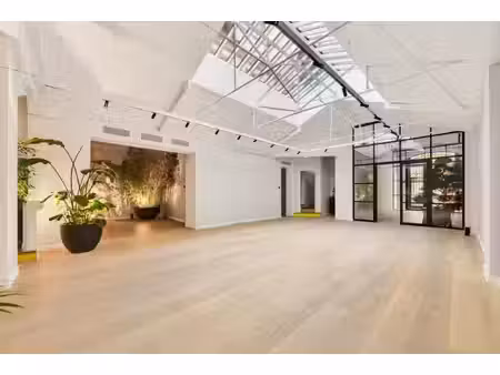 hôtel particulier de 865 70 m² — usage mixte - entièrement rénové avec ascenseur.