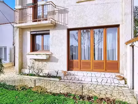 maison avec jardin et garage à meschers