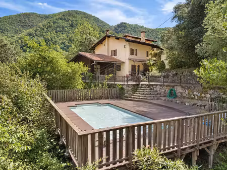 maisons de vacances avec rivière  piscine  sur 1 25 hectare de forêt